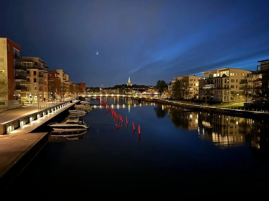 A Home Between Nature And City Hammarby Sjoestad Estocolmo 0*,  Suécia